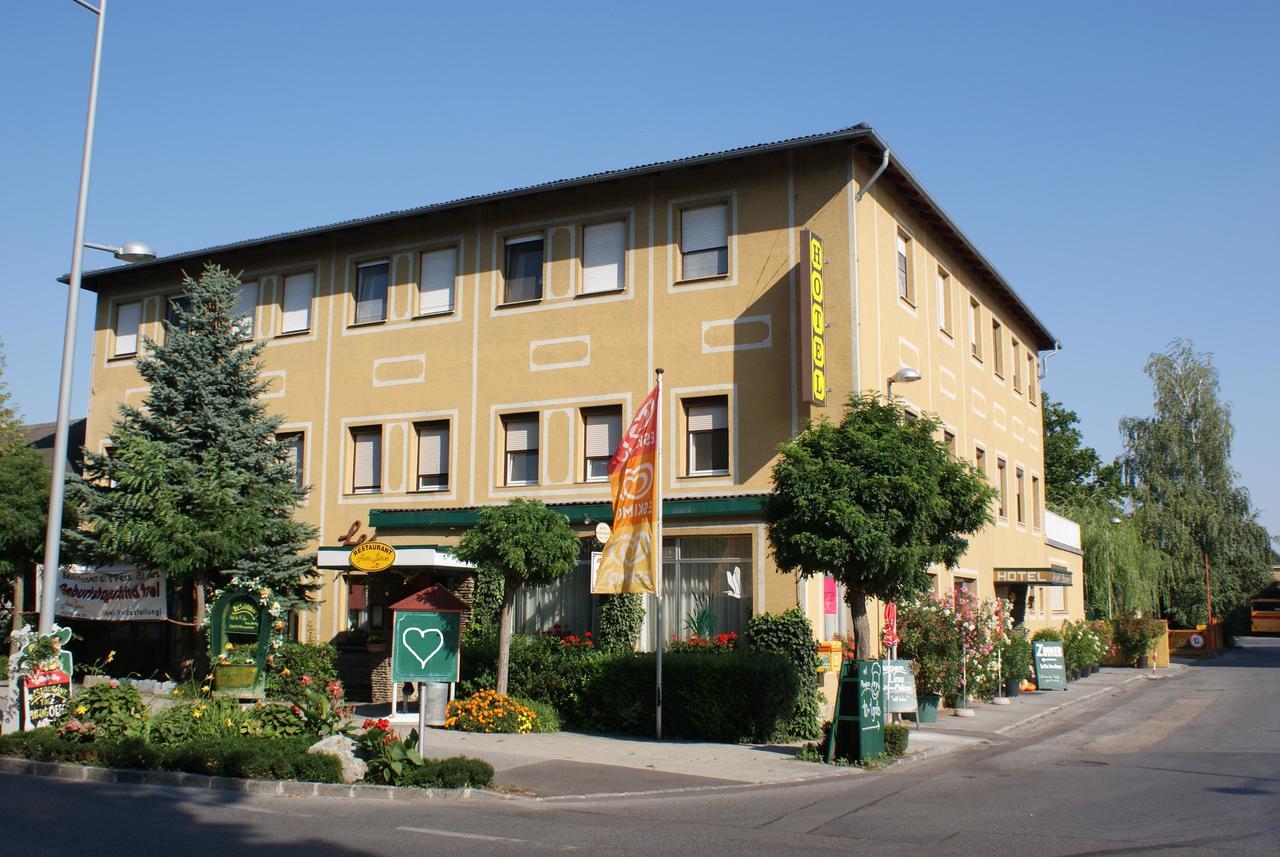 Hotel Pension Leiner Neusiedl am See Exterior photo
