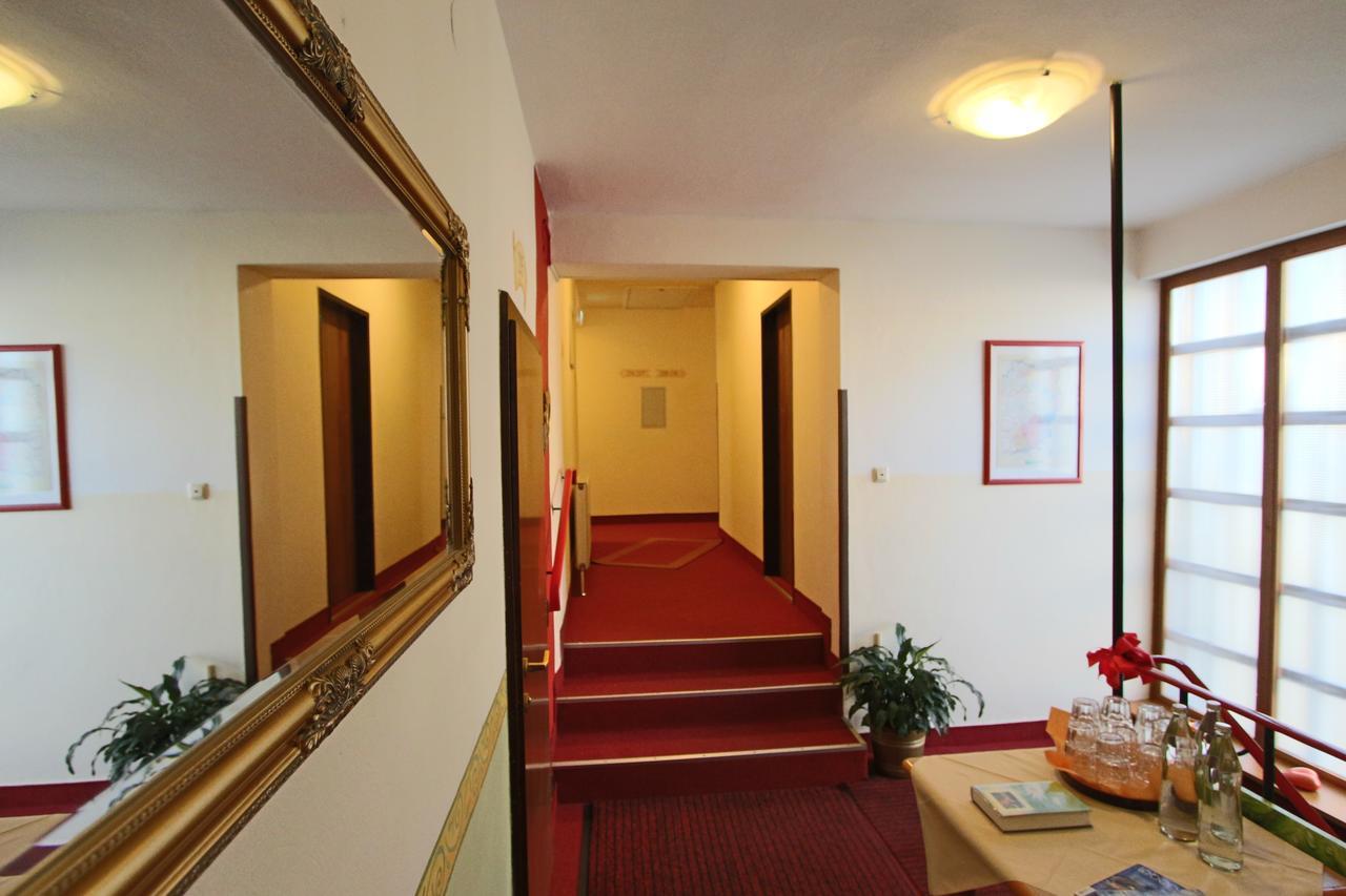 Hotel Pension Leiner Neusiedl am See Exterior photo